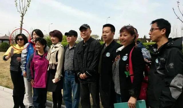 Group photo of Huang Qiuyan and Jet Li