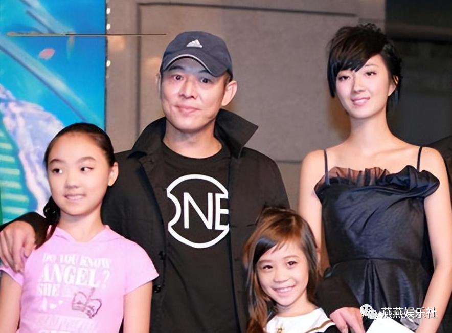 Jet Li and his daughters attending an event